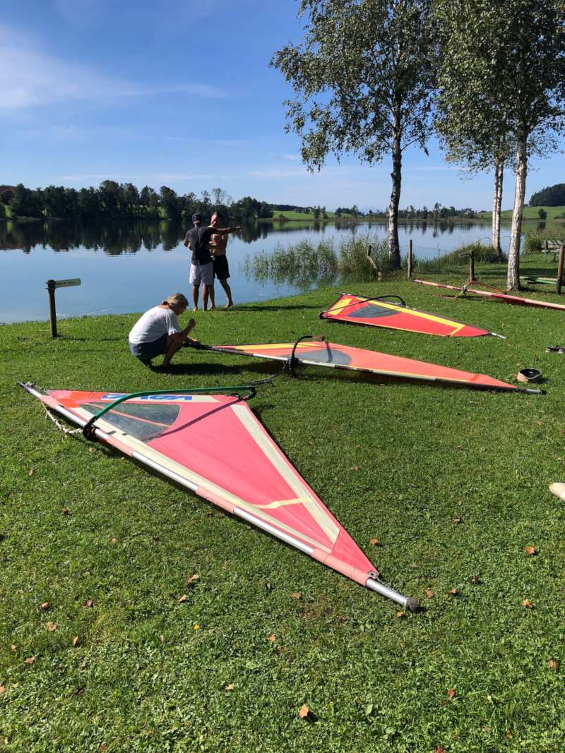 Segel aufbauen – Surfschule Badsee