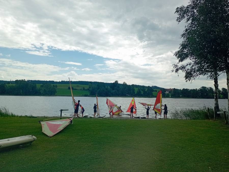 Aufbruch ans Wasser – Surfschule Badsee